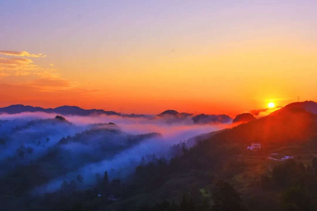 日出东方 | 带你邂逅云端的梦幻之光